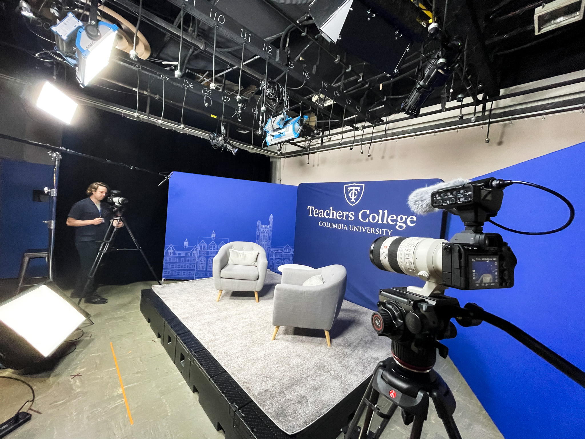 DFI_studio a-b