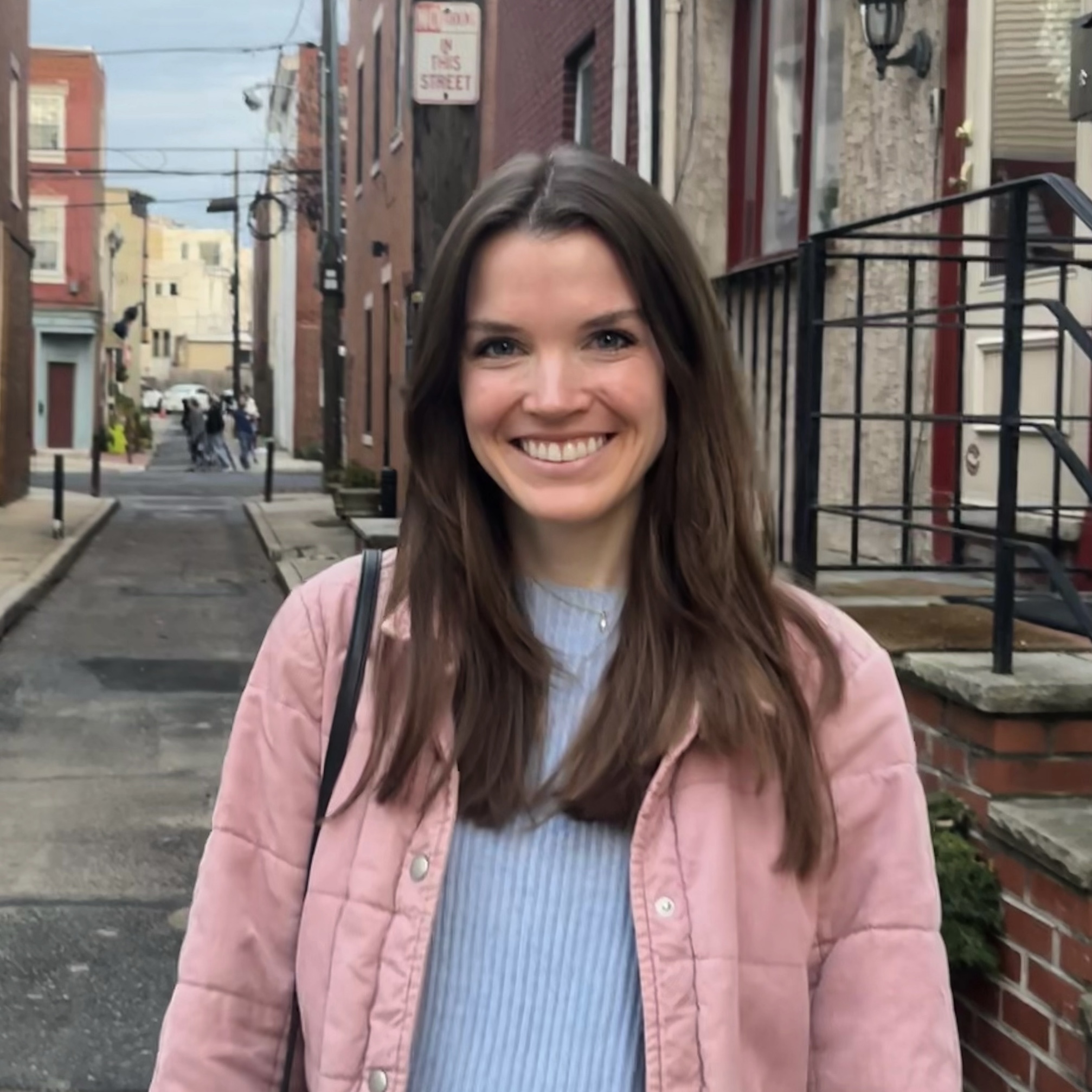 A smiling Kelly Frantz posing for a picture